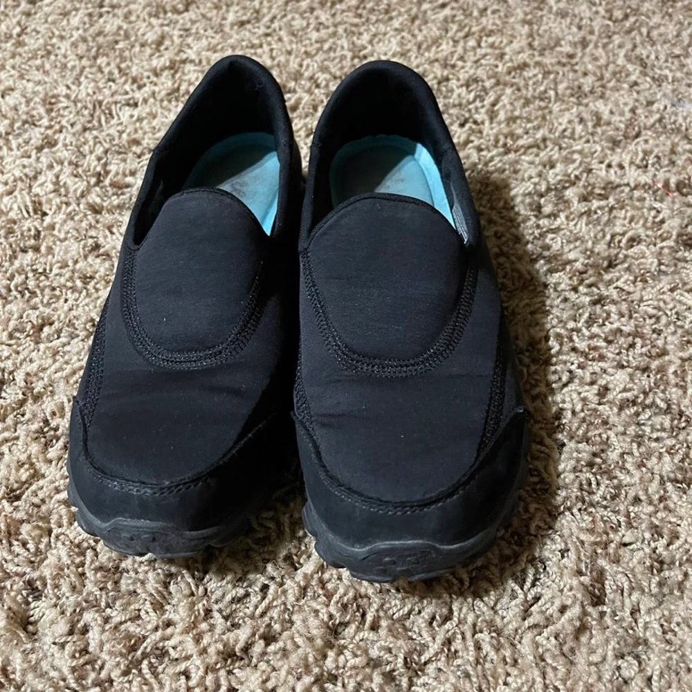 Sketchers slip on shoes